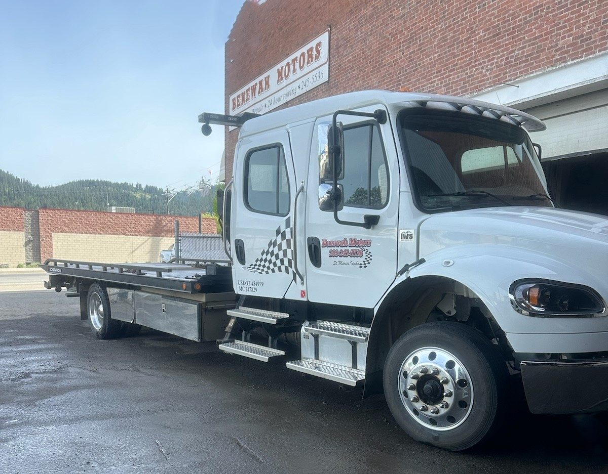 Benewah Motors flatbed tow truck in St. Maries